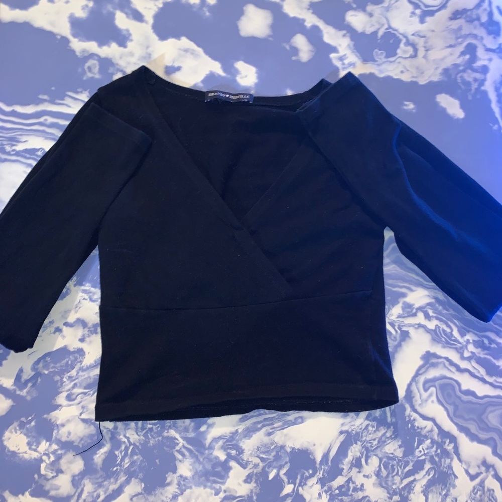 Black long sleeve crop top